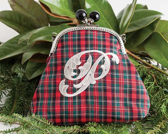 Classic Noel Coin Purse - Classic Sewing holiday sewing project